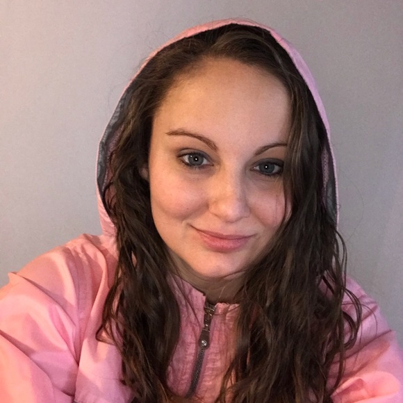 Posh Ambassador Margabell - Picture 1 of 1